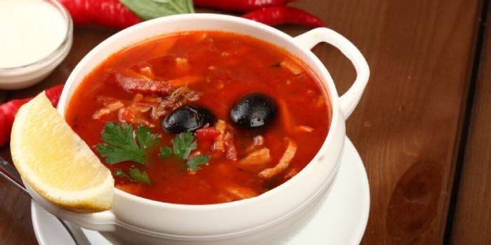 Суп с фасолью и маслинами