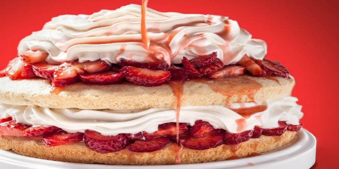 Клубничный торт Молочная девочка