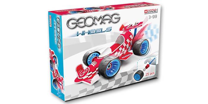 Коробка с магнитным конструктором для мальчиков Geomag Wheels 710 Красная команда Скорость