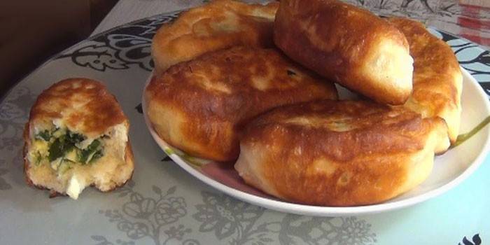 Жаренные пирожки с рисом и яйцом
