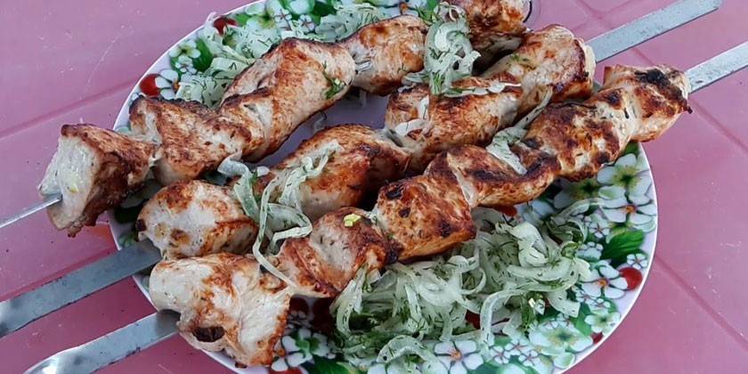 Мясо индюшки на шампурах