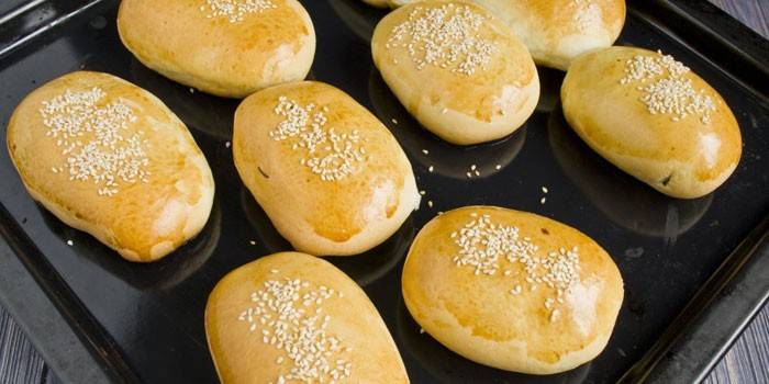 Пирожки с яйцом и рисом