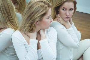 9 предупреждающих знаков низкой самооценки и неуверенности