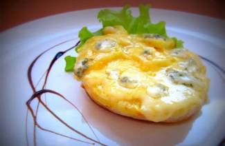 Отбивные с ананасом и сыром в духовке