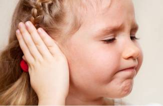 Болит ухо у ребенка