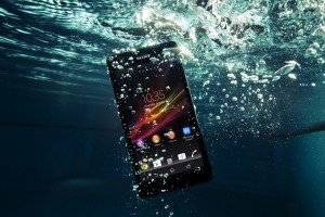 Как спасти смартфон, упавший в воду