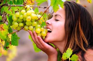 8 полезных свойств винограда для красоты и здоровья