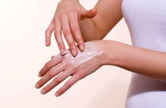 Самый эффективный крем для рук для очень сухой кожи
