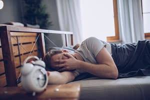 8 шагов утром и вечером, которые помогут выспаться