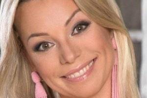«Все моложе и моложе...». 54-летняя Ирина Салтыкова ошарашила поклонников новым фото в купальнике