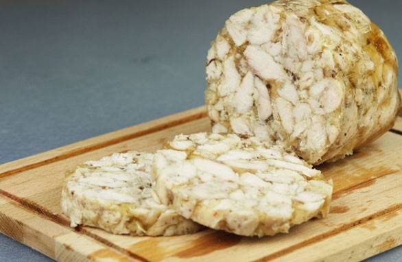 Куриный рулет в бутылке