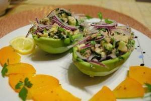 Рецепт авокадо с начинкой из куриного салата