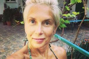 «Какое-то неумное позерство!». 57-летнюю Алену Свиридову раскритиковали за пикантное фото