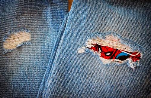 Как замаскировать дырку на джинсах