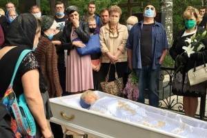 Фото в гробу от известного телеведущего