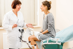 Когда обратиться к гинекологу: скрининг здоровья женщин