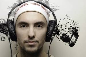 Как наушники повреждают ваш слух