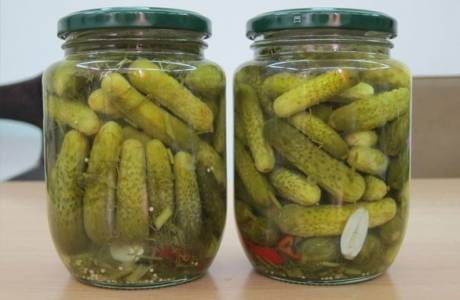 Как мариновать огурцы на зиму в банках