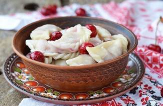 Вареники с вишней