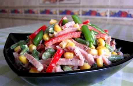 Салат с кукурузой