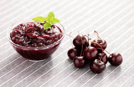 Варенье из вишни с косточками на зиму