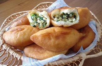 Пирожки с луком и яйцом