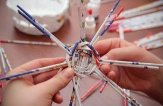 Плетение из газетных трубочек для начинающих