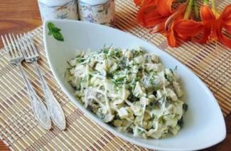 Салат с копченой курицей
