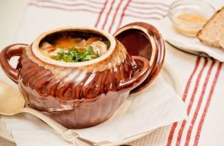 Горшочки в духовке с курицей и картошкой