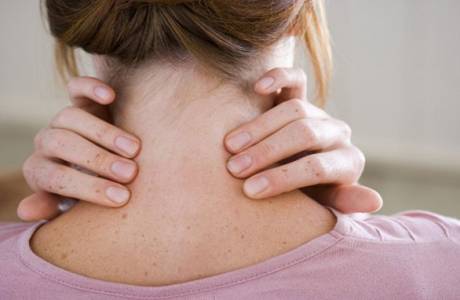 Причины и способы лечения боли в шее