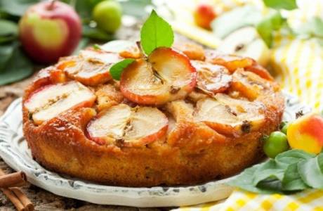 Пирог из творога с яблоками