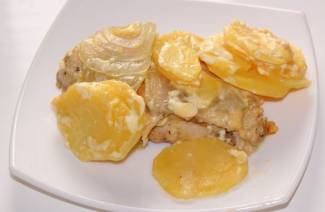 Куриная грудка с картошкой в духовке