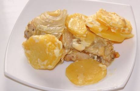 Куриная грудка с картошкой в духовке