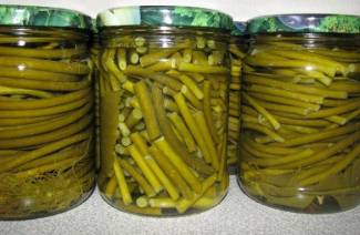 Маринованные стрелки чеснока