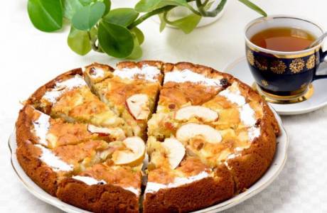 Шарлотка из яблок