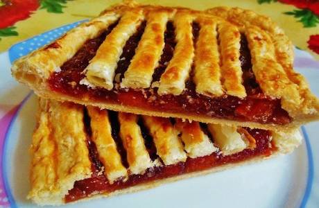 Пирог из слоеного теста
