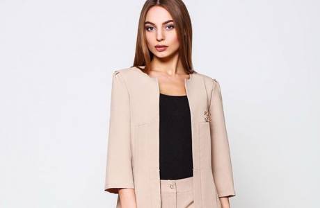 Стильные женские костюмы