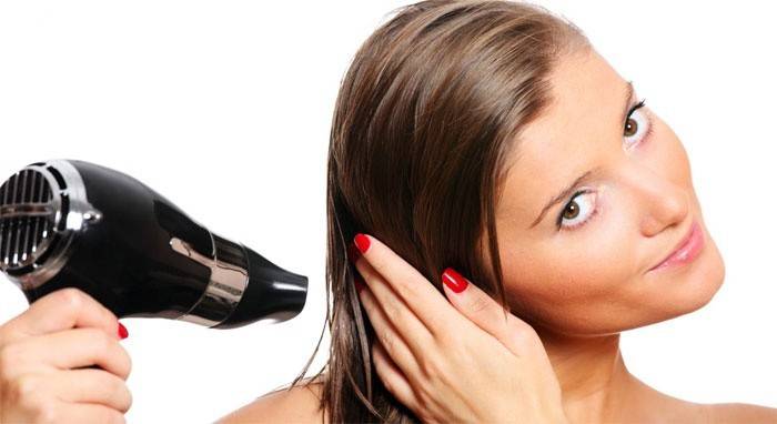 Как выпрямить волосы феном
