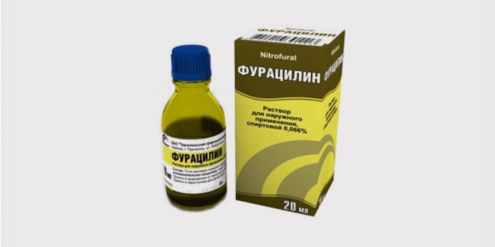 Раствор «Фурациллина» от гноя в горле