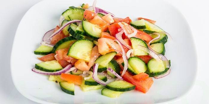 Овощной салат для диеты при заболевании желудочно-кишечного тракта