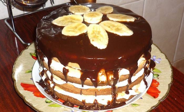 Вкусный бисквитно-шоколадный торт с бананами