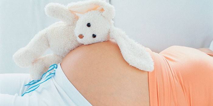 Польза и противопоказания клюквы при беременности