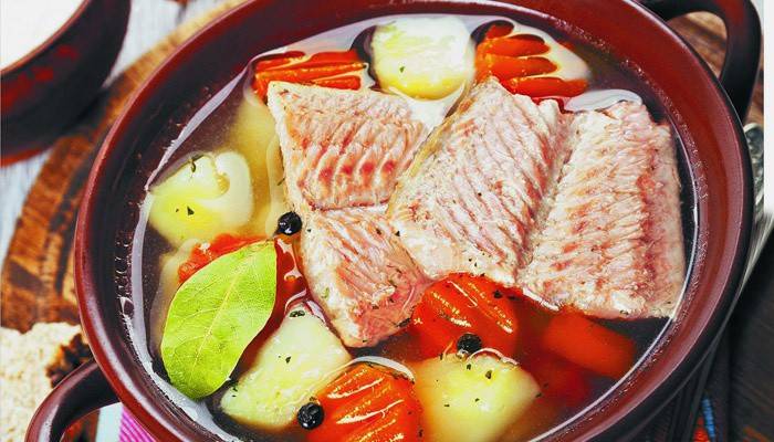 Рыбный суп с помидорами и болгарским перцем по-венгерски