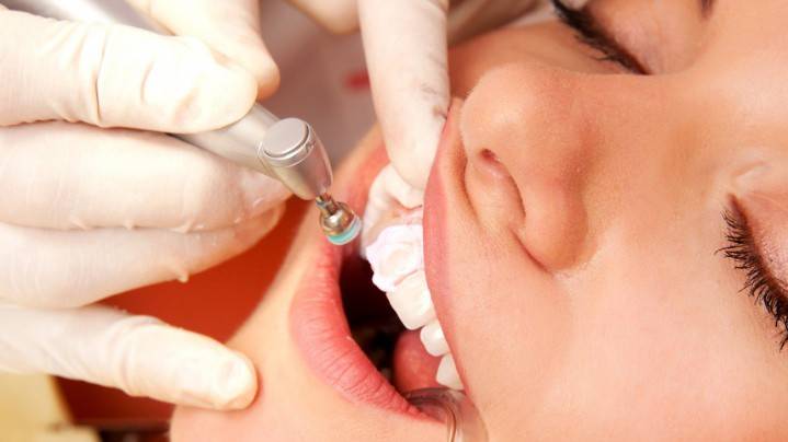 Гигиеническая чистка зубов в стоматологии