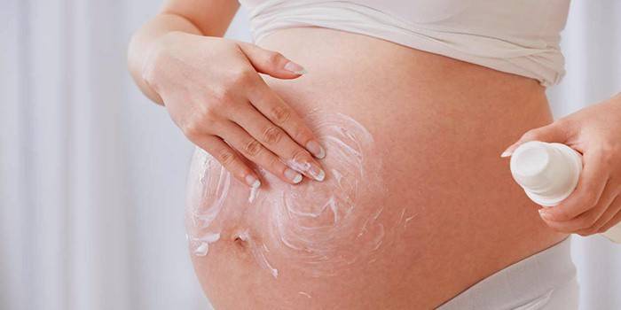 Использование крема от растяжек во время беременности