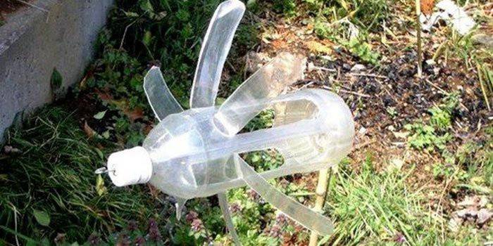 Отпугиватель птиц из пластиковой бутылки