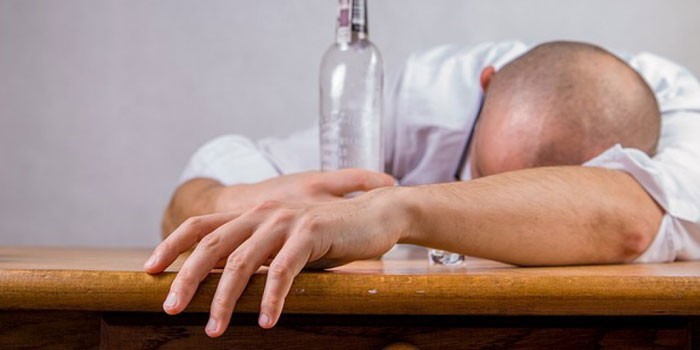 Признаки алкогольного опьянения у взрослых и подростков ...