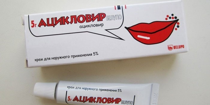 Крем Ацикловир в упаковке