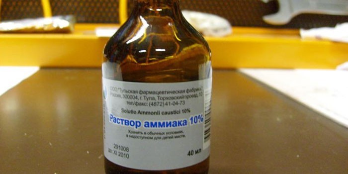 Раствор аммиака в бутылке