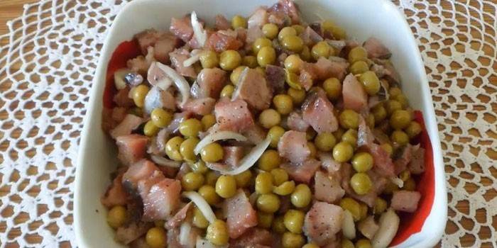С кукурузой и зеленым горохом